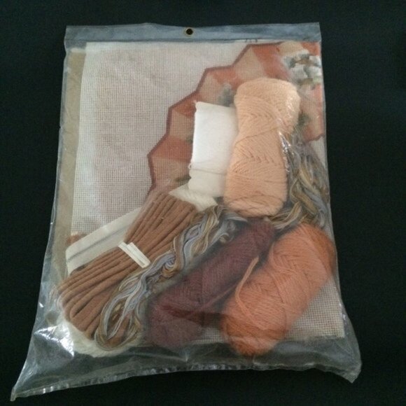 Bucilla 'Oriental Fan' #4231 Needlepoint Pillow Kit Sealed 12x15" Flowers Vtg - Picture 2 of 10